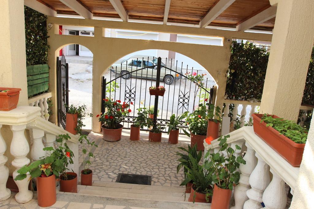 Apartment Sandra Budva Exterior foto